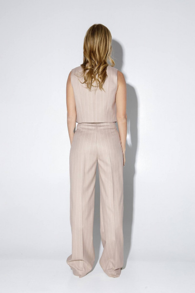 Деловой костюм-тройка из текстиля с оверсайз жакетом PiRS 5042 бежевый - фото 8