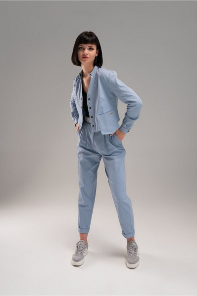 Джинсовый костюм 2-ка из тонкого джинса с ремнем AVEEVA 5467/5837 голубой - фото 1