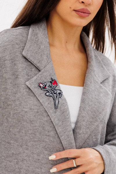 Женский трикотажный кардиган с воротником и накладными карманами Ma Сherie 1107 серый_меланж - фото 12