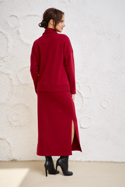 Спортивный трикотажный костюм из джемпера и юбки для повседневности Anastasia 1050.2 бордо - фото 14