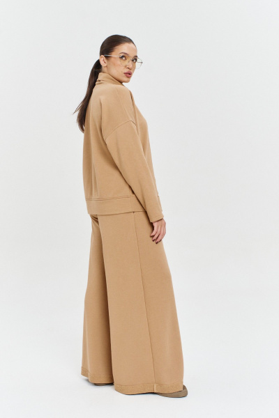 Бежевый трикотажный костюм: брюки и джемпер для повседневного стиля Anastasia 1152 бежевый - фото 11