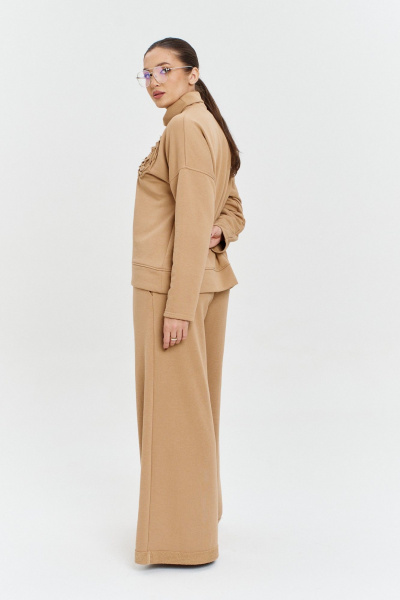 Бежевый трикотажный костюм: брюки и джемпер для повседневного стиля Anastasia 1152 бежевый - фото 10
