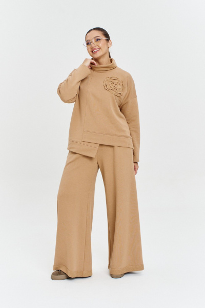 Бежевый трикотажный костюм: брюки и джемпер для повседневного стиля Anastasia 1152 бежевый - фото 6