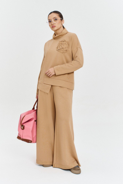 Бежевый трикотажный костюм: брюки и джемпер для повседневного стиля Anastasia 1152 бежевый - фото 4