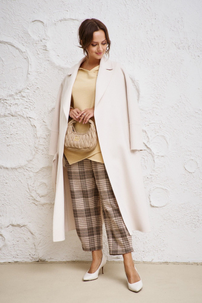 Бежевый комплект из блузы и брюк из текстиля и трикотажа Anastasia 1157 песок/клетка - фото 11