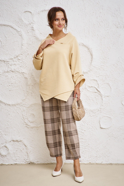 Бежевый комплект из блузы и брюк из текстиля и трикотажа Anastasia 1157 песок/клетка - фото 6