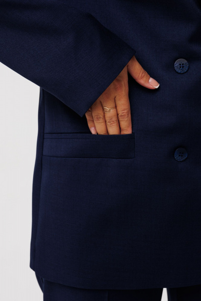 Костюм брюки и жакет прямого кроя из текстиля Mubliz 190 синий - фото 8