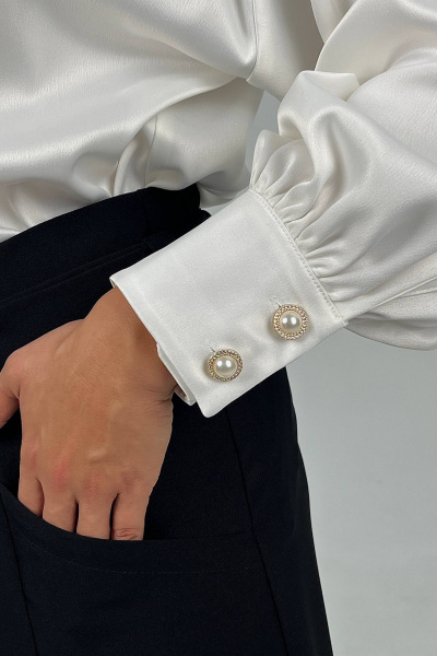 Свободная блузка из атласа и хлопка с воротником стоечкой Nati Brend 0027 белый - фото 4