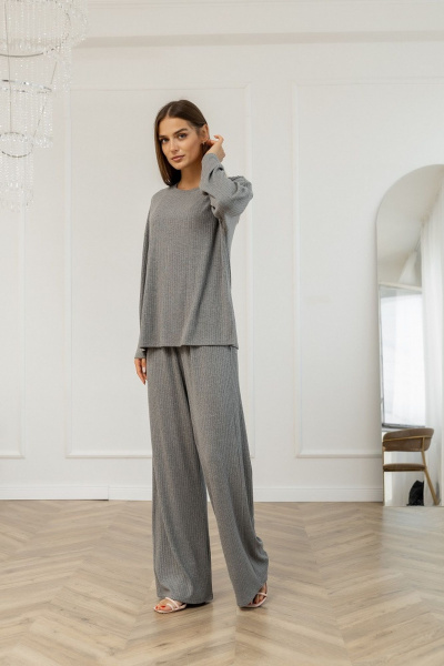Классический комплект из трикотажа с брюками и джемпером с разрезами Atelero 1108С серый - фото 4