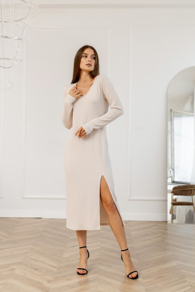 Длинное бежевое платье прямого силуэта из трикотажа Atelero 1114 бежевый - фото 1