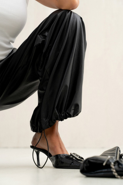 Брюки карго из эко-кожи свободного и расширенного кроя SILVERSPICE S-3414 - фото 12