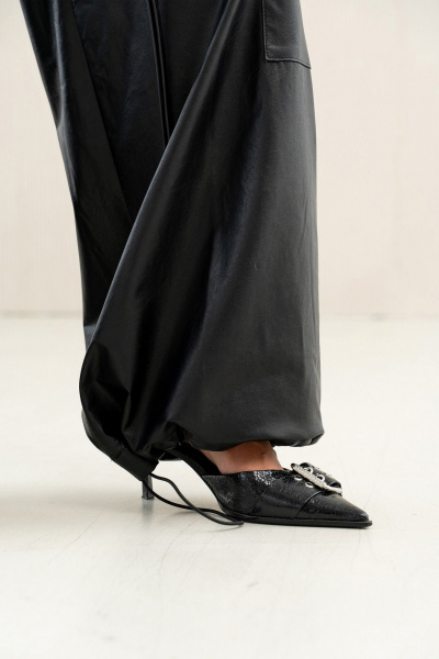 Брюки карго из эко-кожи свободного и расширенного кроя SILVERSPICE S-3414 - фото 7