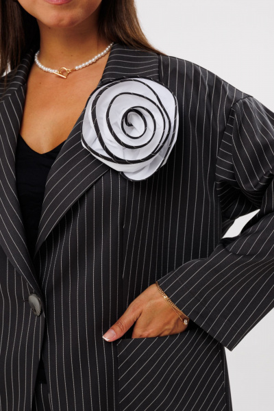 Демисезонный костюм из костюмной ткани с полосками и зауженными брями Mubliz 200 графит_полоска - фото 2