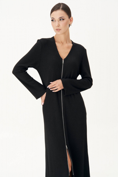 Полуприлегающее трикотажное платье с разрезом и V-образной горловиной Fantazia Mod 4883 - фото 3