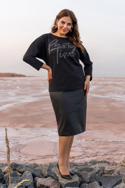 Юбочный костюм из трикотажа и эко-кожи с накладками и шлицей Andina 961 черный - фото 11