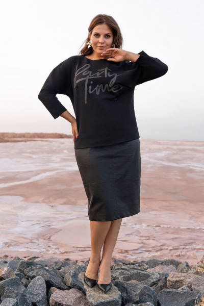 Юбочный костюм из трикотажа и эко-кожи с накладками и шлицей Andina 961 черный - фото 6