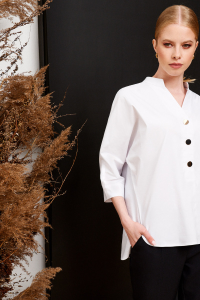 Длинная белая блузка-рубашка с воротником и накладными карманами Панда ПА-485140p белый - фото 8