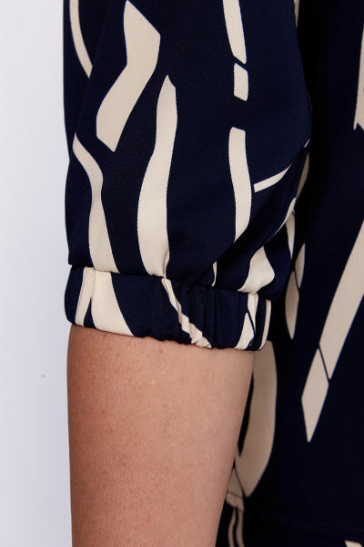 Платье прямого силуэта с шлицей и рукавом 41 см Algranda А3996-1 - фото 6