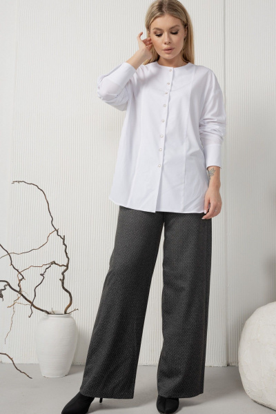 Элегантная белая блузка без воротника из текстиля AMORI 6428 белый - фото 1