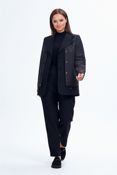 Женский демисезонный костюм 2-ка с приталенным жакетом и зауженными брюками Liona Style 910 черный - фото 1
