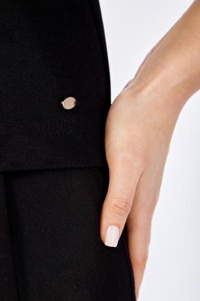 Водолазка без рукавов с высоким воротником из мягкой эластичной ткани TANYA NOVACHUK 6.006/BK - фото 7