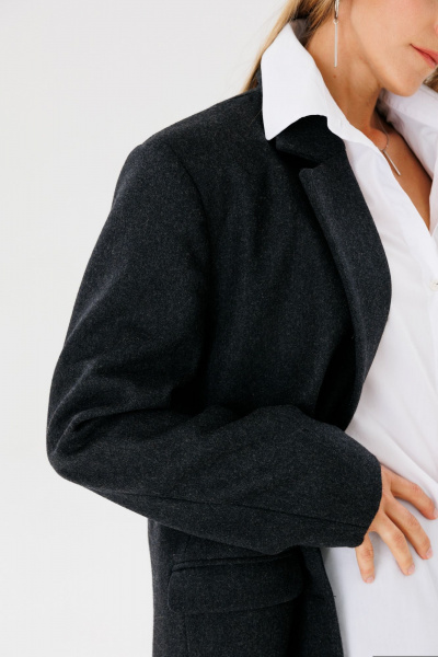 Жакет оверсайз из пальтовой ткани для демисезона FAMA 24041 графит - фото 10