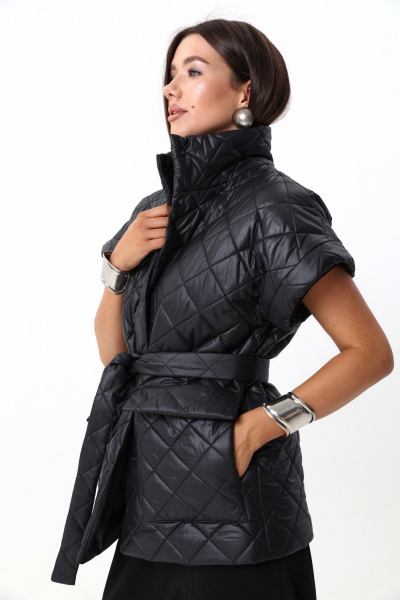 Тёплый стеганый жилет из объемной ткани с поясом LM М14 черный - фото 8