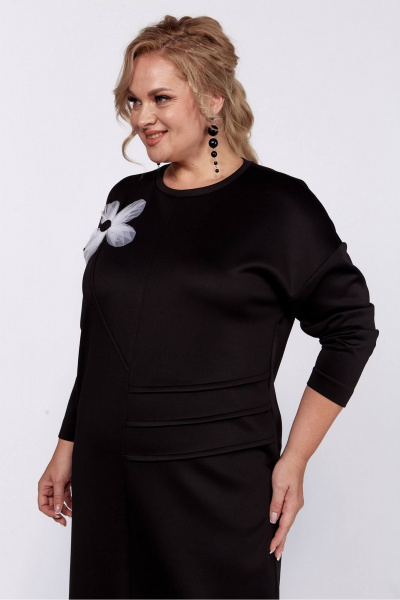 Платье трикотажное прямое с декоративным цветком на каждый день Koketka i K 1191-1 - фото 6