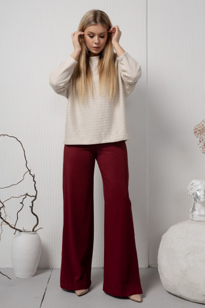 Модные красные брюки с разрезами по бокам AMORI 5200 вишня - фото 3