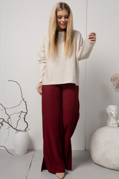 Модные красные брюки с разрезами по бокам AMORI 5200 вишня - фото 2