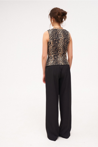 Женский костюм 2-ка с жилеткой и прямыми брюками KaVaRi 8040 леопард-черный - фото 2