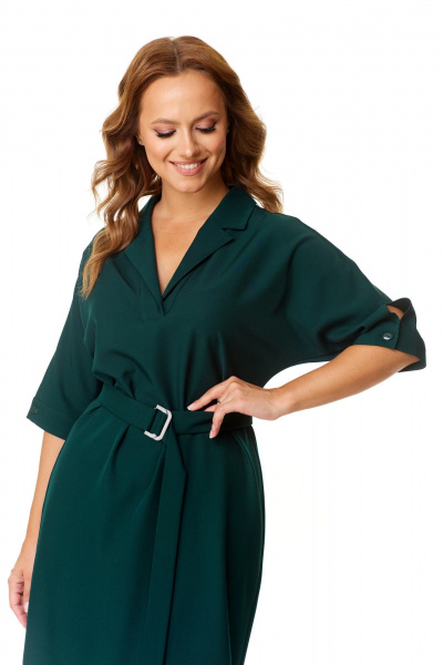 Деловое платье прямого силуэта с поясом и разрезами T&N 7565 темный_зеленый - фото 3