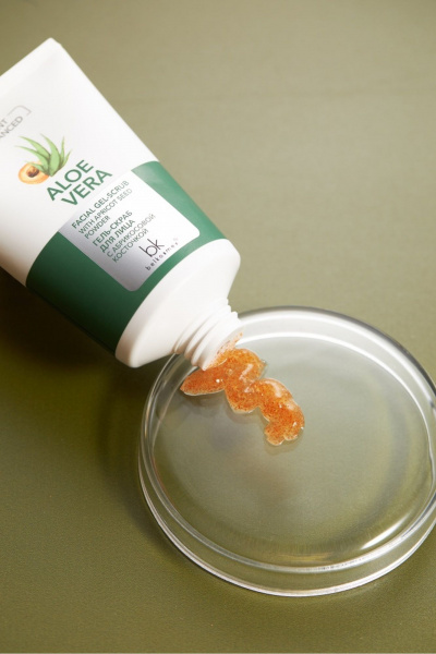 Скраб для лица и тела с абрикосовыми косточками, 120 г Belkosmex Plant Advanced Aloe Vera Гель-скраб для лица c абрикосовой косточкой - фото 2