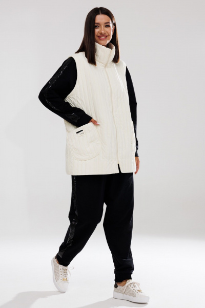 Модный стеганый жилет свободного силуэта с поясом Ларс Стиль 962 - фото 4