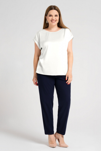 Блуза базовая из струящейся ткани с блеском и круглым вырезом Панда ПА-459343 молочный - фото 1