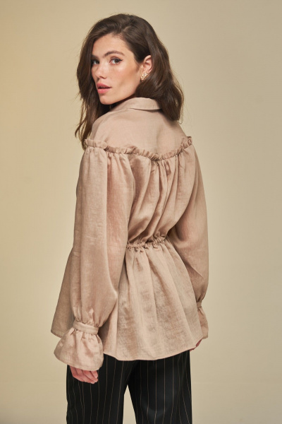 Блуза из текстиля с баской и пышными рукавами DEVITA 6014 соломенный - фото 11