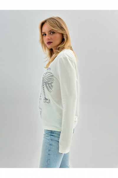 Джемпер из трикотажа с авторским принтом и шелкографией DEVITA 8001 молочный - фото 11