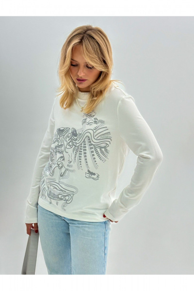 Джемпер из трикотажа с авторским принтом и шелкографией DEVITA 8001 молочный - фото 2