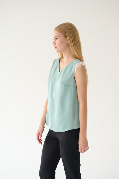 Белая шелковистая блуза в бельевом стиле с кружевными деталями Мастер Мод 854ас мята - фото 4