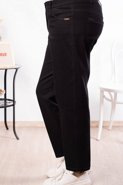 Черные джинсы прямого силуэта с стразами и резинкой Camelia 2232 1 - фото 4