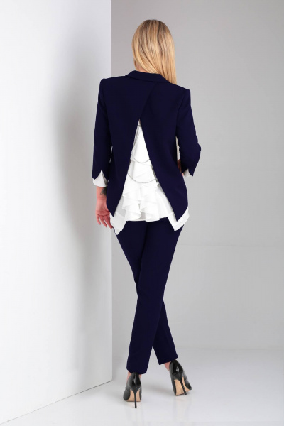 Деловой костюм из текстиля с эффектной спинкой и юбкой DOGGI 2904/1 синий - фото 4