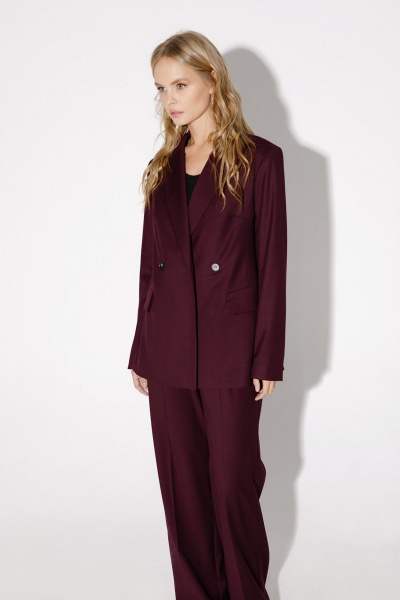 Костюм-тройка из текстиля с жилетом и свободными брюками PiRS 5031 бургунди - фото 5