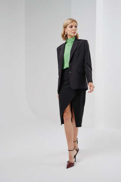 Демисезонный черный жакет с рельефными швами и застежкой HELEN BIRCH J023b - фото 2