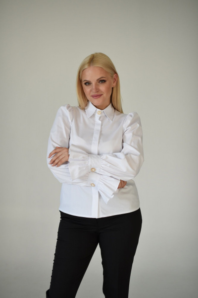 Белая нарядная блуза с объемным рукавом и розой-аксессуаром Мастер Мод 831хс белый - фото 4