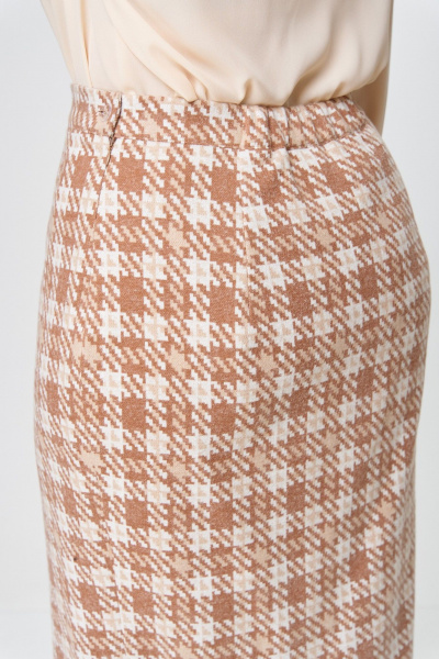 Деловой комплект из текстиля и трикотажа с юбкой-карандаш ANASTASIA MAK 1216 бежевый - фото 11