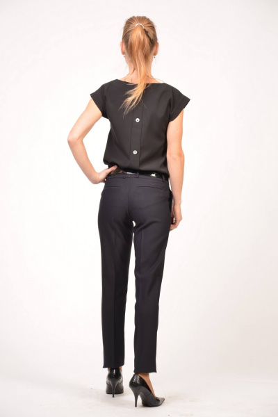 Зауженные женские брюки классического кроя из текстиля с ремнем Domna 12068.170 темно-синий - фото 3