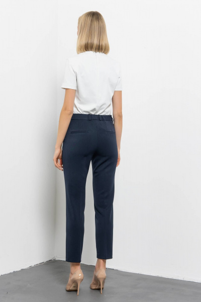 Зауженные брюки из текстиля с высокой талией и кожаным лампасом Domna 12104.170 темно-синий - фото 6