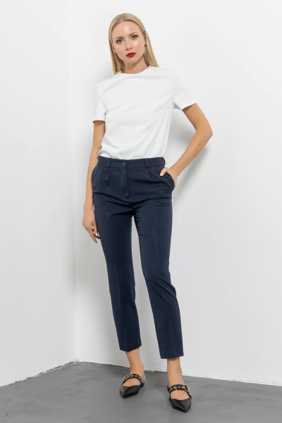 Зауженные брюки из текстиля с высокой талией и кожаным лампасом Domna 12104.170 темно-синий - фото 5