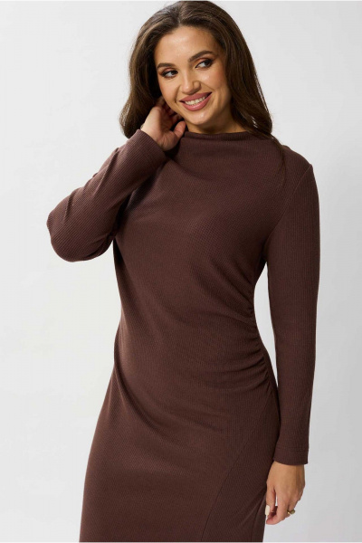 Демисезонное платье полуприлегающего силуэта с разрезом Mislana 1122 шоколад - фото 2
