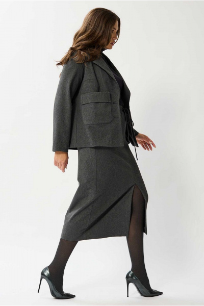 Костюм из текстиля жакет и юбка прямая на резинке Mislana 1131 серый - фото 11